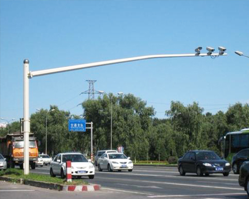 东城街道监控杆