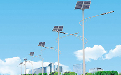 北方冬季东城街道太阳能路灯的保养要点